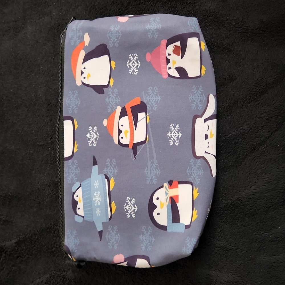 NEW - Cosmetic bag- Penguins 🐧